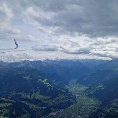 Flugwegposition um 14:34:02: Aufgenommen in der Nähe von Gemeinde Aschau im Zillertal, Österreich in 2628 Meter